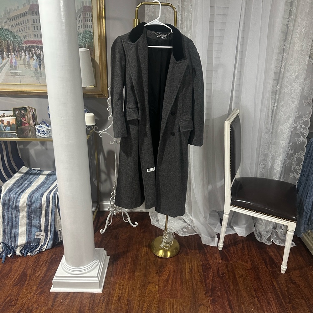 Vintage 80% wool Loring Gray Coat with Black Lining